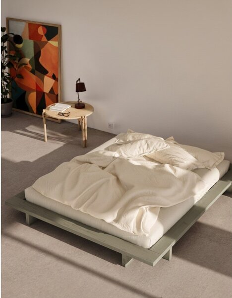 Šalvějově zelená dvoulůžková postel z borovicového dřeva bez čela s roštem 160x200 cm Japan – Karup Design