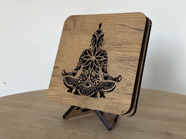 "Buddha s mandalou" lampa 19x19cm provedení povrchu: dub