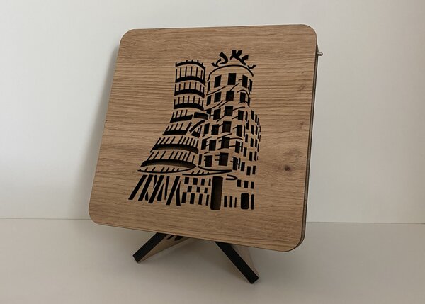 "Tančící dům" lampa 19x19cm provedení povrchu: dub
