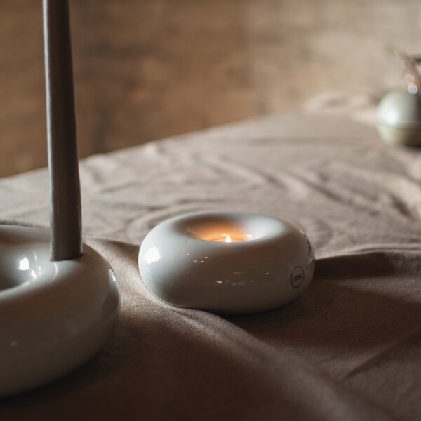 DBKD Svícen Float Tealight - Shiny Creme DK427
