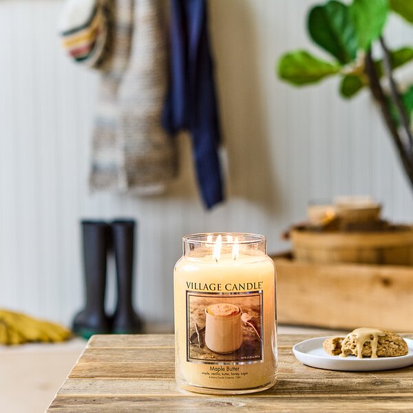 VILLAGE CANDLE Maple Butter Vonná svíčka