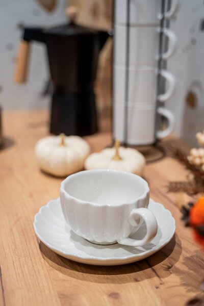 Porcelánový šálek s podšálkem ROMY, Ø 6 cm