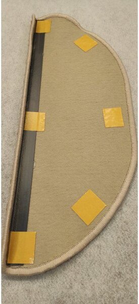 Kobercový ráj Kobercový nášlap na schody FLORYDA 05 světle hnědý Rozměr: 65 cm x 24 cm + 3 cm (zahnutí)
