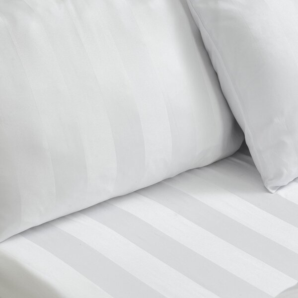 Bílé napínací saténové prostěradlo 150x200 cm So Soft Satin Stripe – Catherine Lansfield