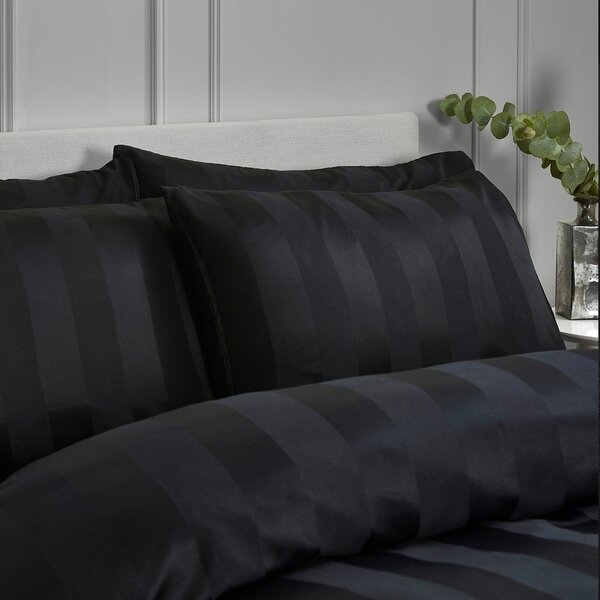 Černé saténové povlečení na jednolůžko 135x200 cm So Soft Satin Stripe – Catherine Lansfield
