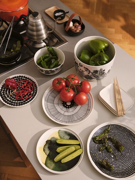Servírovací talíř Oiva Räsymatto 25 cm Marimekko