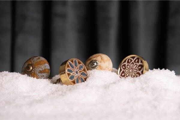 Zlatá kulatá kovová úchytka Goldy – 4x2 cm