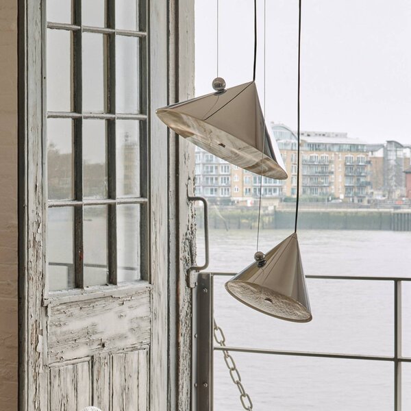 Tom Dixon LED závěsné světlo Pose, stříbrné, Ø 25 cm, ocel, stmívatelné, stmívatelný, Chrom / stříbro, Obývací pokoj / jídelna, kov, Design