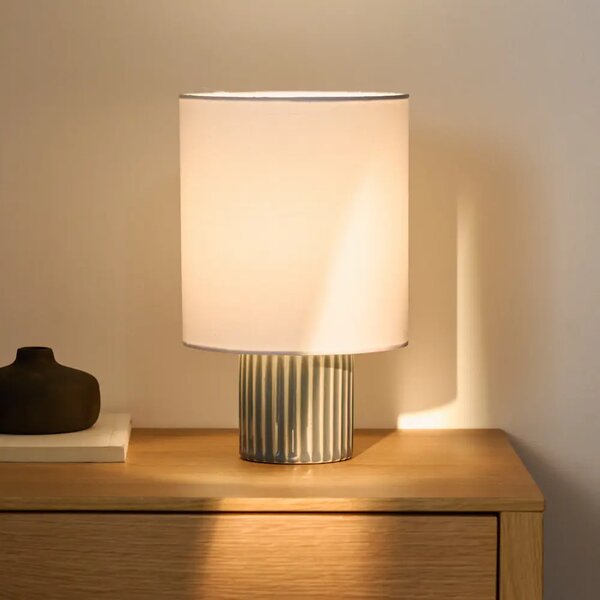 Kave Home Zelená keramická stolní lampa Eshe