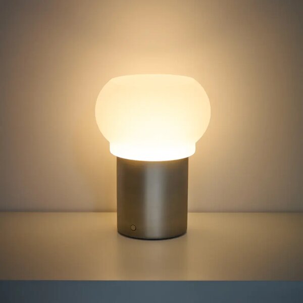 Kave Home Stříbrná kovová stolní LED lampa Leruna 27 cm
