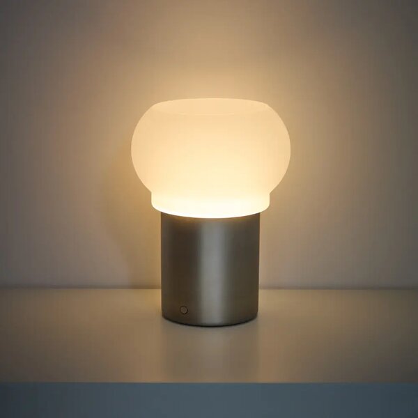 Kave Home Stříbrná kovová stolní LED lampa Leruna 27 cm