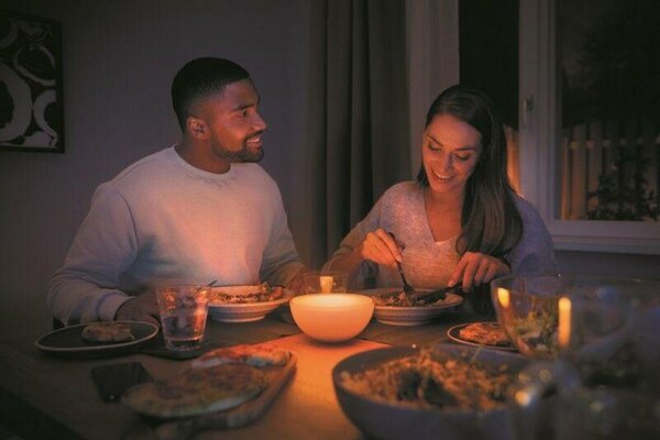 PHILIPS HUE Hue Bluetooth LED White and Color Ambiance Přenosná lampička Philips Go 76020/31/P7 bílá 2000K-6500K RGB