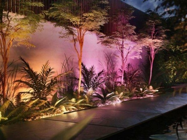 PHILIPS HUE Hue LED White and Color Ambiance Venkovní lineární svítidlo Philips AMARANT 17466/30/P7 20W 1400lm 2000-6500K RGB 24V IP65 černé
