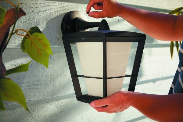 PHILIPS HUE Hue LED White and Color Ambiance Venkovní nástěnné svítidlo Philips Econic 17440/30/P7 černé 2200K-6500K RGB