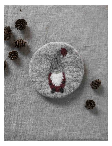 Vánoční podložka pod horké Santa Light grey 10 cm Storefactory Scandinavia