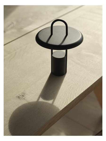 Přenosná LED lampa Pier Black 25 cm Stelton
