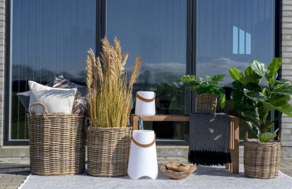 -25 % Dny MOMENTI– Nordic Living Bílá plastová LED lampa Prinston 21 cm