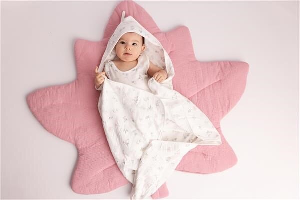 Mušelínová hrací deka New Baby Maple Leaf pink