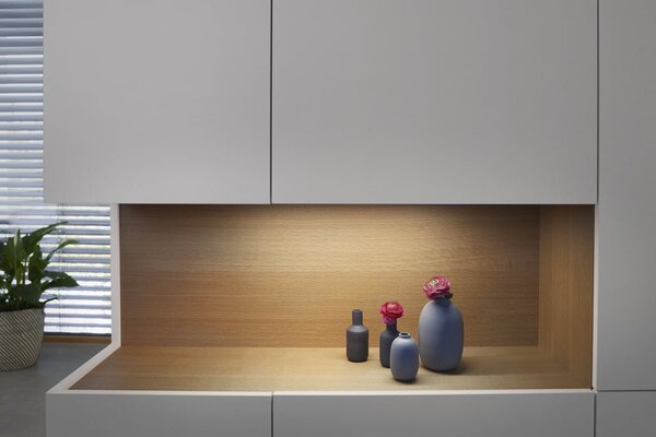 Stmívatelné LED světlo CABINET Corner 350 teplá bílá