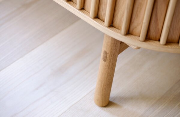 Unique Furniture Dubová komoda Carno 110 x 40 cm