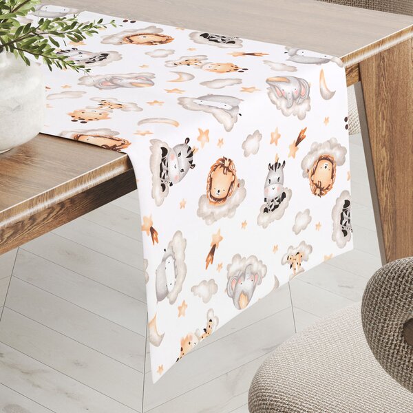 Biante Dětský bavlněný běhoun na stůl Sandra SA-763 Africká zvířátka na šedobéžových obláčcích na bílém 20x120 cm