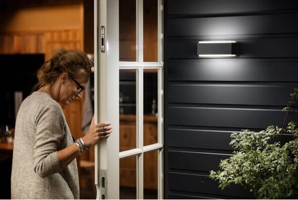 Philips - LED Venkovní nástěnné svítidlo STRATOSPHERE LED/3,8W/230V 2700K IP44