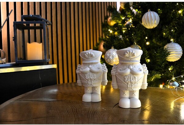 VOJA HOME Louskáček voják z modifikované pryskyřice bílý vysoký 12,5cm