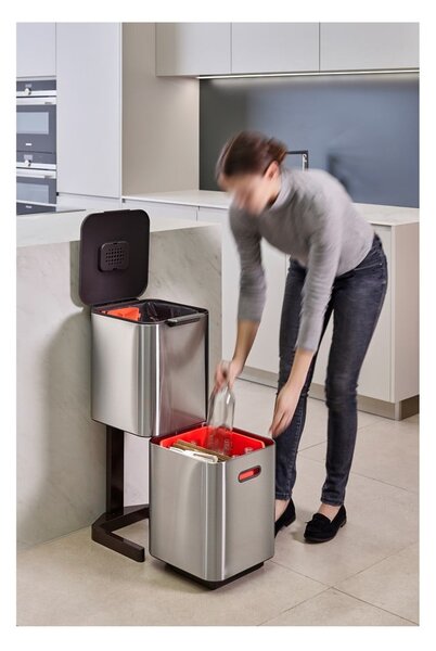 Ocelový odpadkový koš na tříděný odpad ve stříbrné barvě 40 l Totem Compact – Joseph Joseph