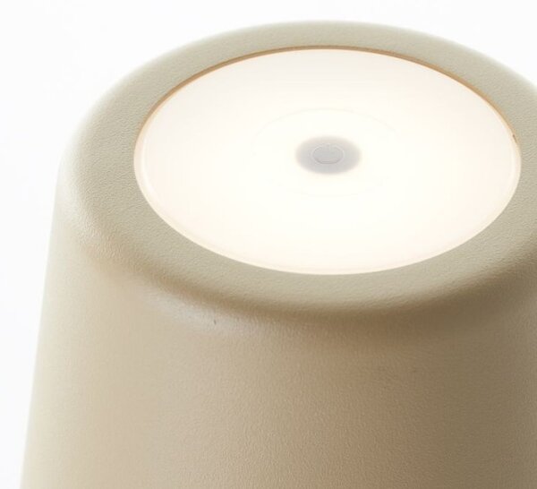 Brilliant G90939/18 Venkovní AKU stolní lampa KAAMI cappuccino USB-C