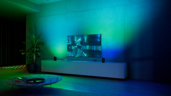 8720169339712 Philips Hue White and color Gradient Play Wall Washer stolové svítidlo 20W/1035lm 2000-6500K+RGB černá + PSU + plug