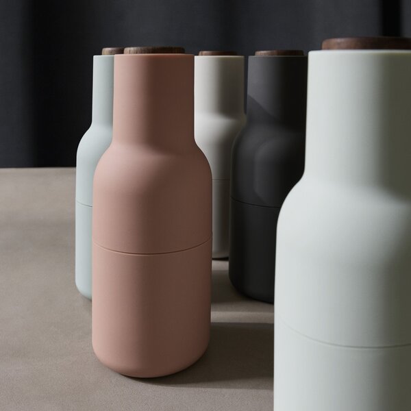 AUDO COPENHAGEN Mlýnky na sůl a pepř Bottle, Nudes, Walnut Lid, set 2ks
