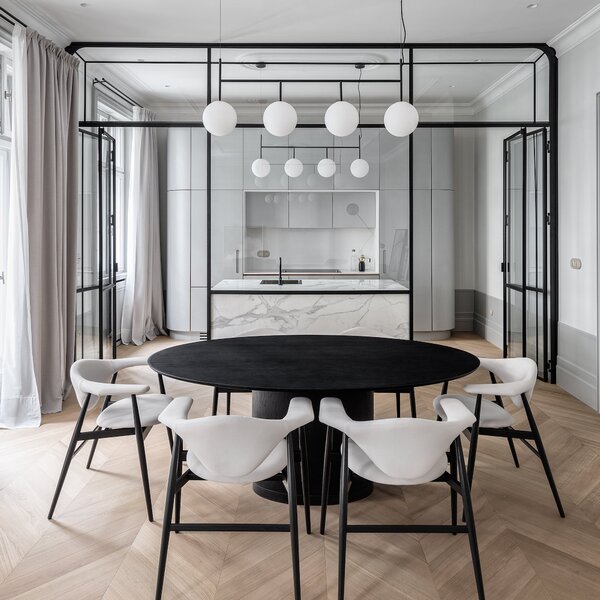 AUDO COPENHAGEN Závěsná lampa TR Suspension Frame, Polished Steel, Matt Opal