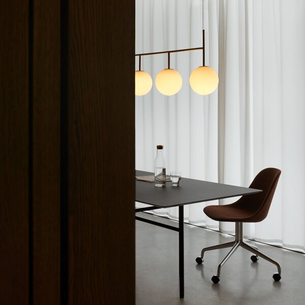 AUDO COPENHAGEN Závěsná lampa TR Suspension Frame, Polished Steel, Matt Opal