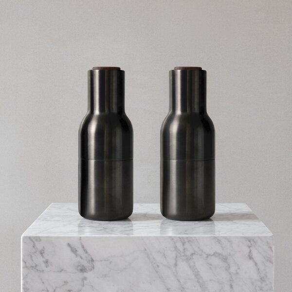 AUDO COPENHAGEN Mlýnky na sůl a pepř Bottle, Bronzed Brass, Walnut, set 2ks