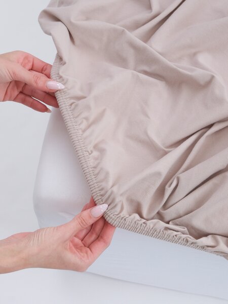 MK Lůžkoviny Jersey prostěradlo do postýlky s elastanem 70 × 140 cm – cappuccino