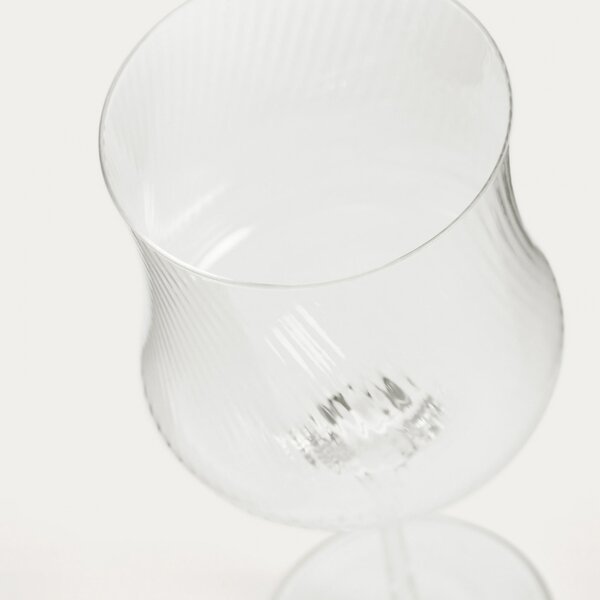 Kave Home Sklenička na víno Alori 460 ml