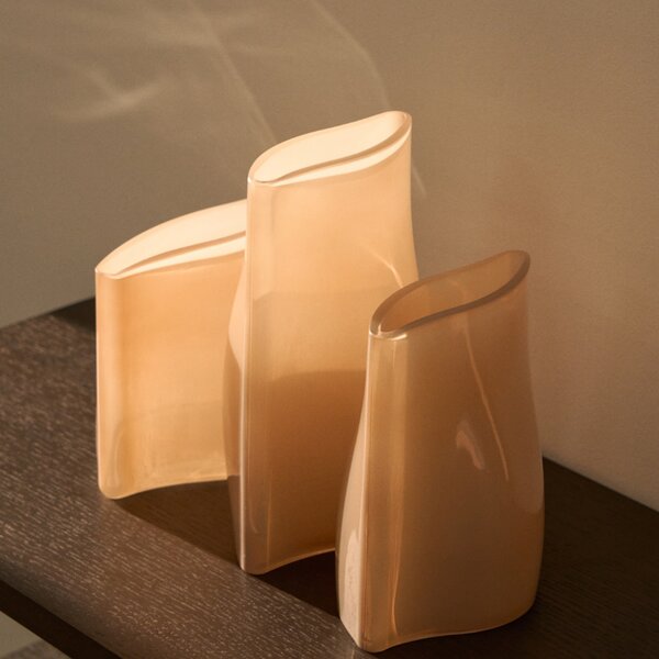 Kave Home Růžová skleněná váza Ardeni 18 cm