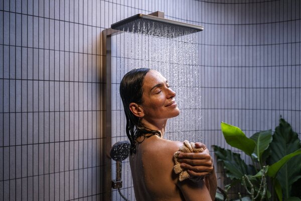 Hansgrohe Raindance Alive Q - Showerpipe 210/340 1jet EcoSmart, s termostatem ShowerSelect Comfort, kartáčovaný bronz 24581140