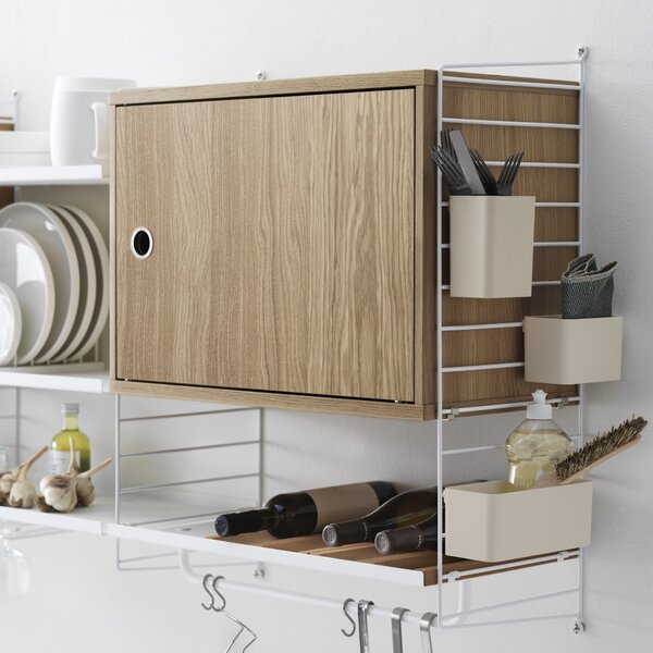 STRING Skříňka Cabinet with Swing Door, Oak
