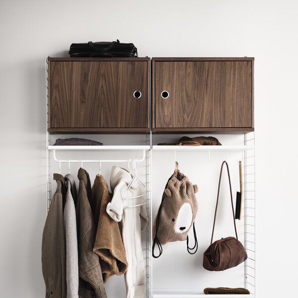 STRING Skříňka Cabinet with Swing Door, Oak