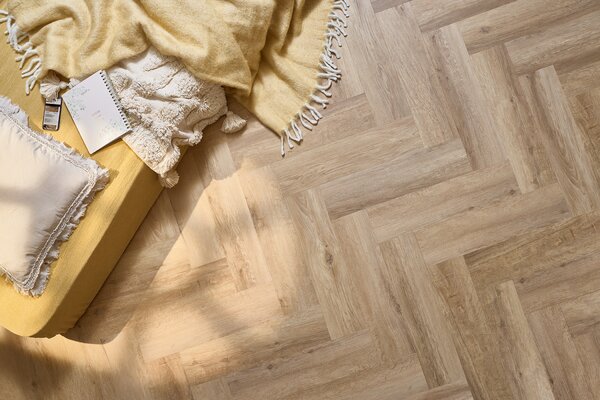 Arbiton Amaron Herringbone click Dub Windsor CA 184 1,402 m2