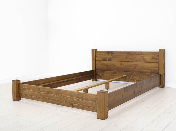 Borovicová postel Rustyk / Ostrowit II 160 cm