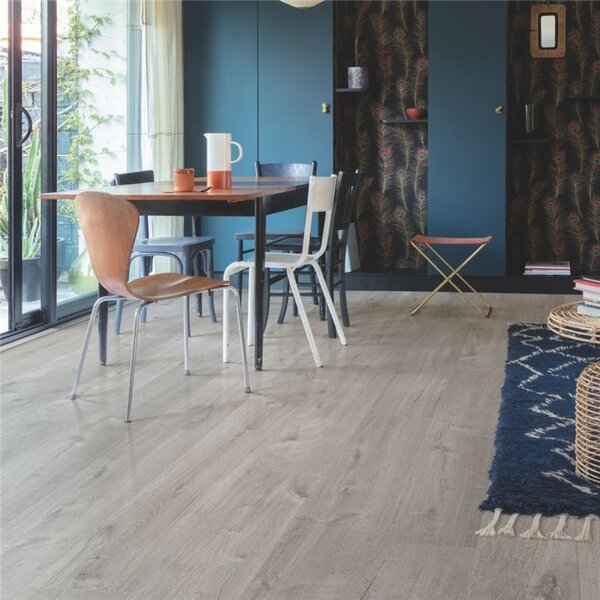 Quick-Step Alpha Vinyl Medium Planks Dub bavlna útulný šedý AVMP40202 1,873 m2