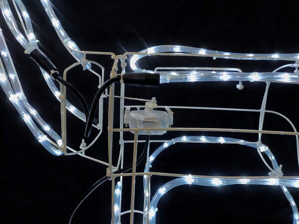 Venkovní vánoční LED sob se sáněmi – realistický pohyb hlavy, kovová konstrukce, 96 × 106 cm Barva: Modrá