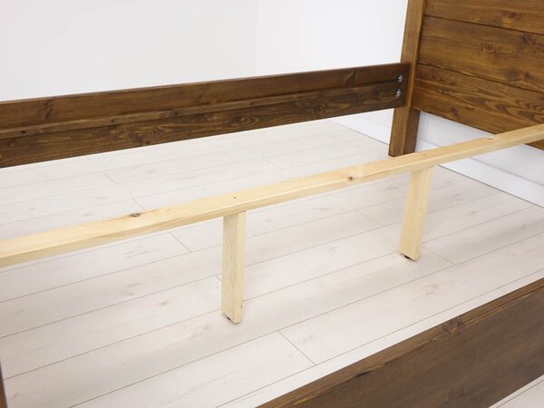 Borovicová postel Rustyk / Dobromir 160 cm