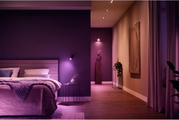 Philips - LED RGBW Stmívatelné bodové svítidlo Hue FUGATO 1xGU10/4,2W/230V černá