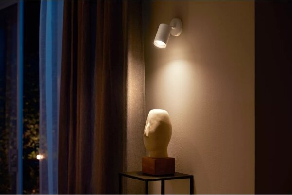 Philips - LED RGBW Stmívatelné bodové svítidlo Hue FUGATO 1xGU10/4,2W/230V bílá