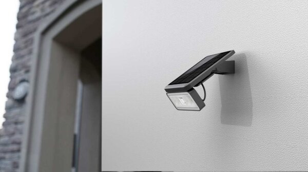 LED Solární reflektor se senzorem LED/8W/3,7V 2000 mAh IP54 černá