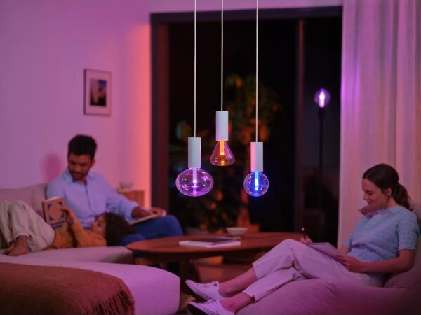 LED RGBW Stmívatelná žárovka Philips Hue White And Color Ambiance E27/6,8W/230V