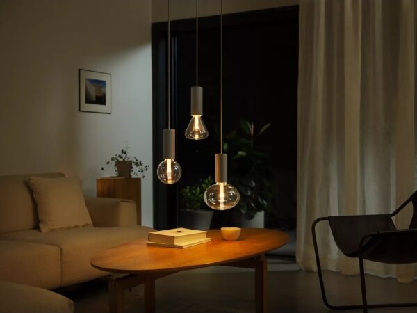 LED RGBW Stmívatelná žárovka Philips Hue White And Color Ambiance E27/6,8W/230V